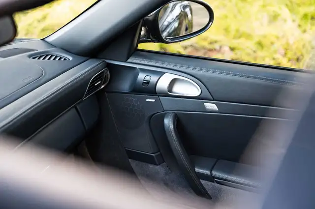 Porsche 911 view 12
