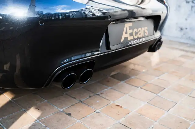 Porsche 911 view 22