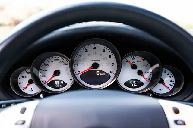 Porsche 911 view 15