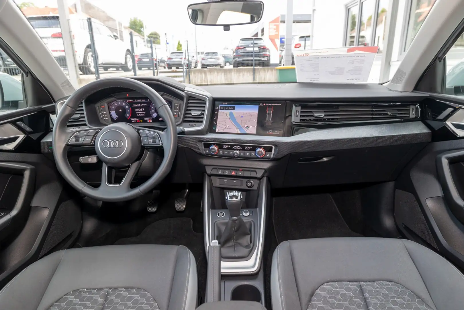 Audi A1 Sportback advanced 30 TFSI(LED,EPH+,sound,SHZ) Grijs - 2