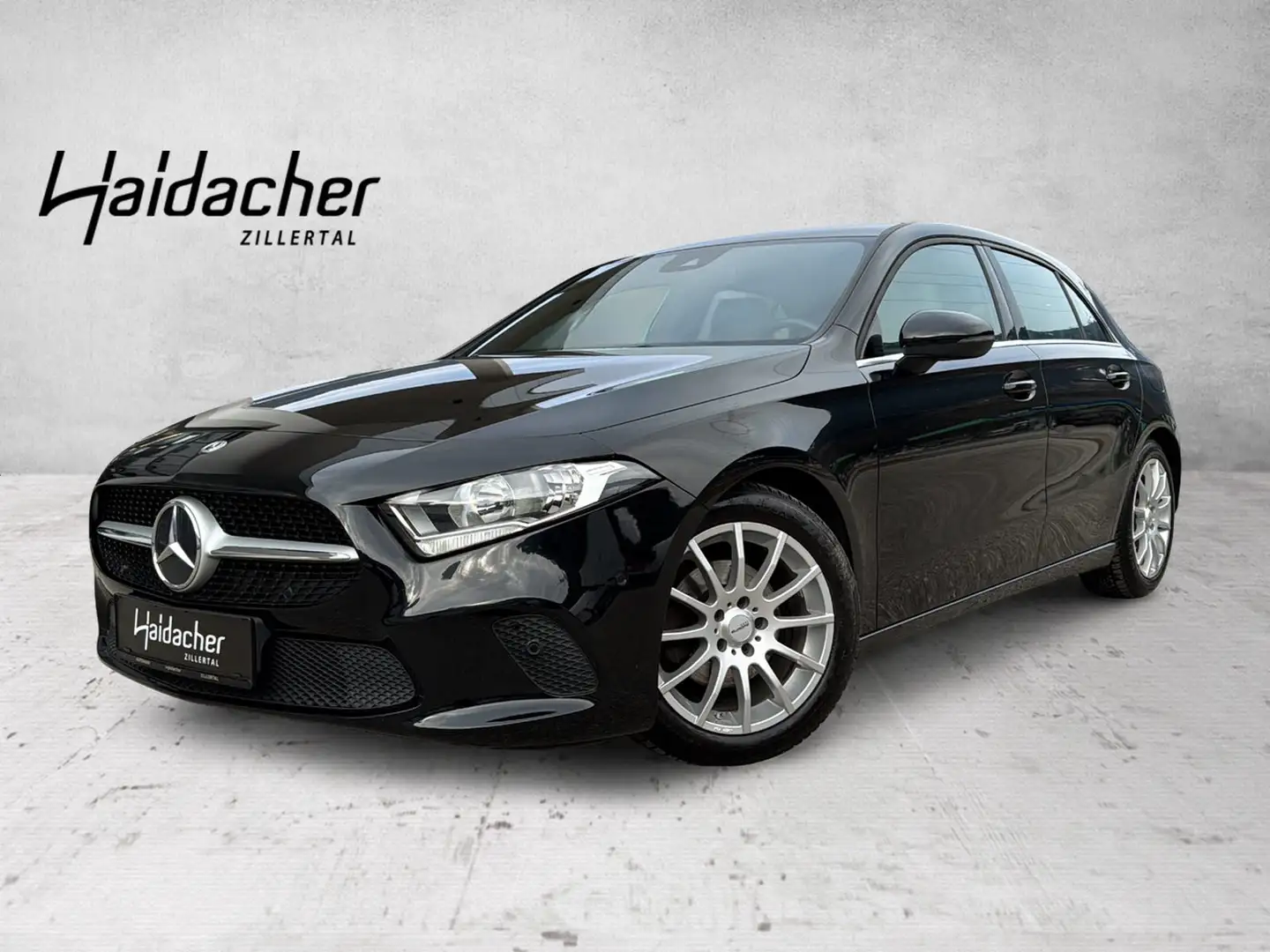 Mercedes-Benz A 160 Kompaktlimousine Style MBUX Navi RKam PTS Negru - 1