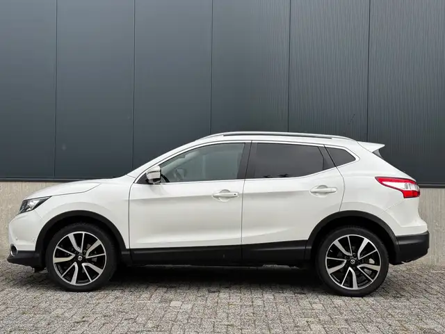 Nissan Qashqai view 2
