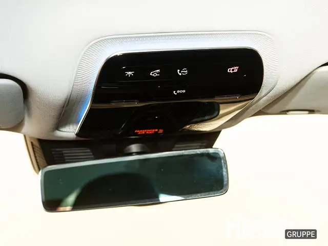 Mercedes-Benz E-Class view 11