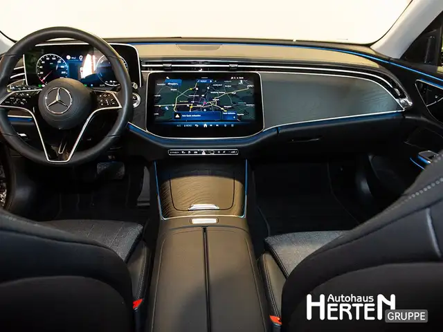 Mercedes-Benz E-Class view 10