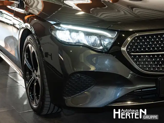 Mercedes-Benz E-Class view 13