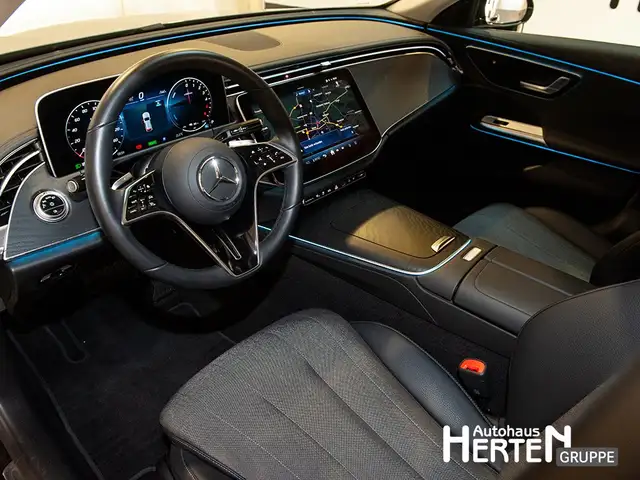 Mercedes-Benz E-Class view 8