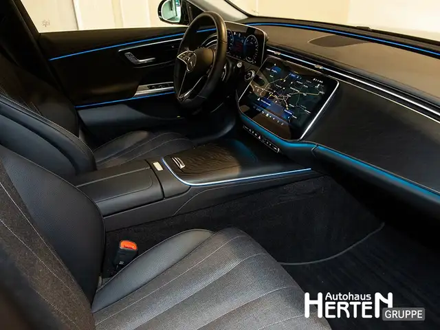 Mercedes-Benz E-Class view 6