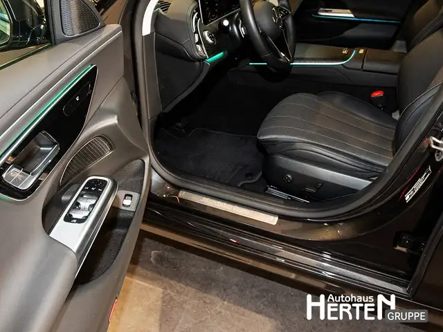 Mercedes-Benz E-Class view 12