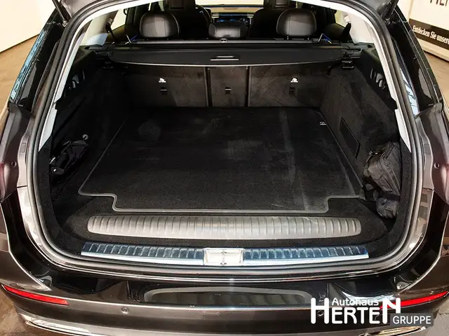 Mercedes-Benz E-Class view 15