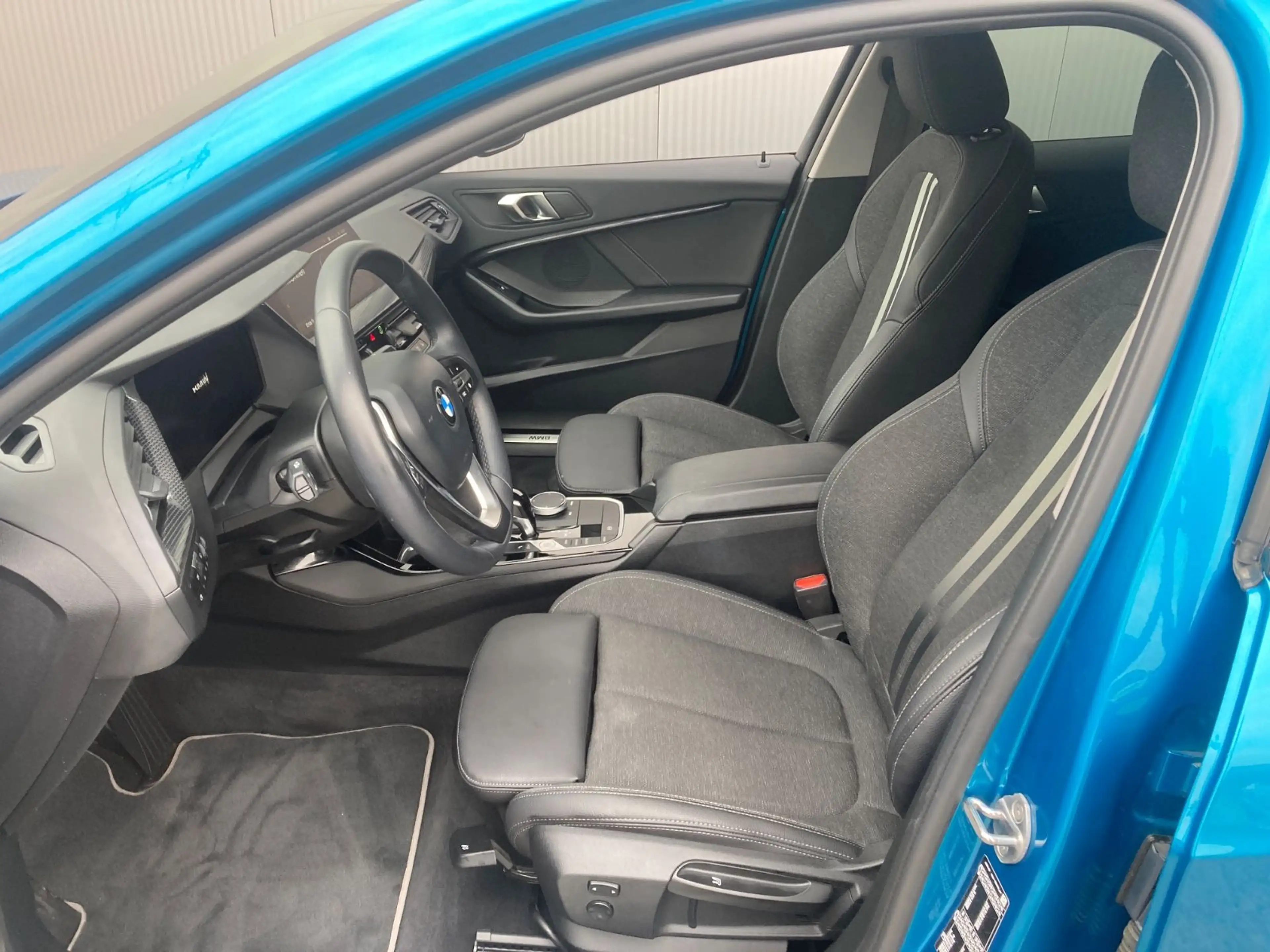 BMW 118 i Sport Line *PDC*DAB*WLAN* — photo 9
