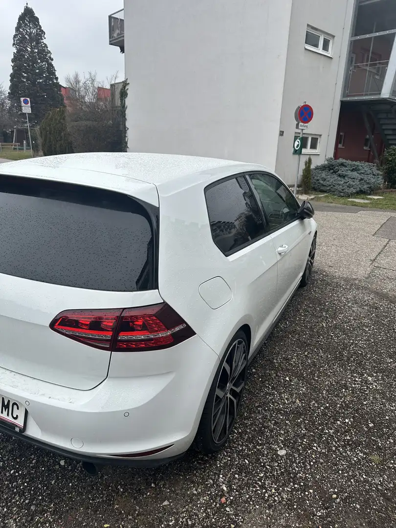 Volkswagen Golf GTI 2,0 TSI Performance - 2