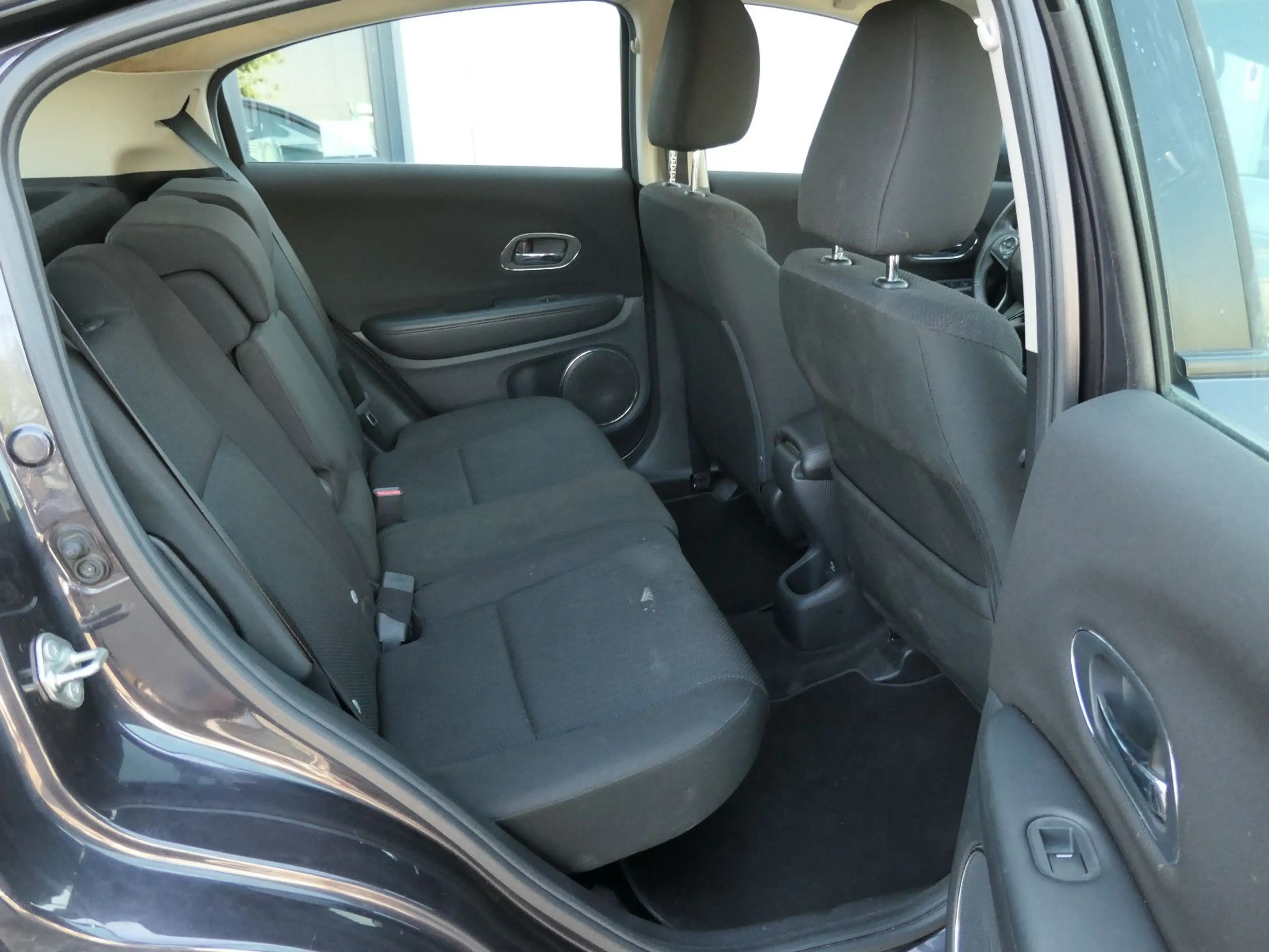 Honda HR-V Elegance // 2.Hd., PDC, Sitzh., Temp., Navi — photo 9