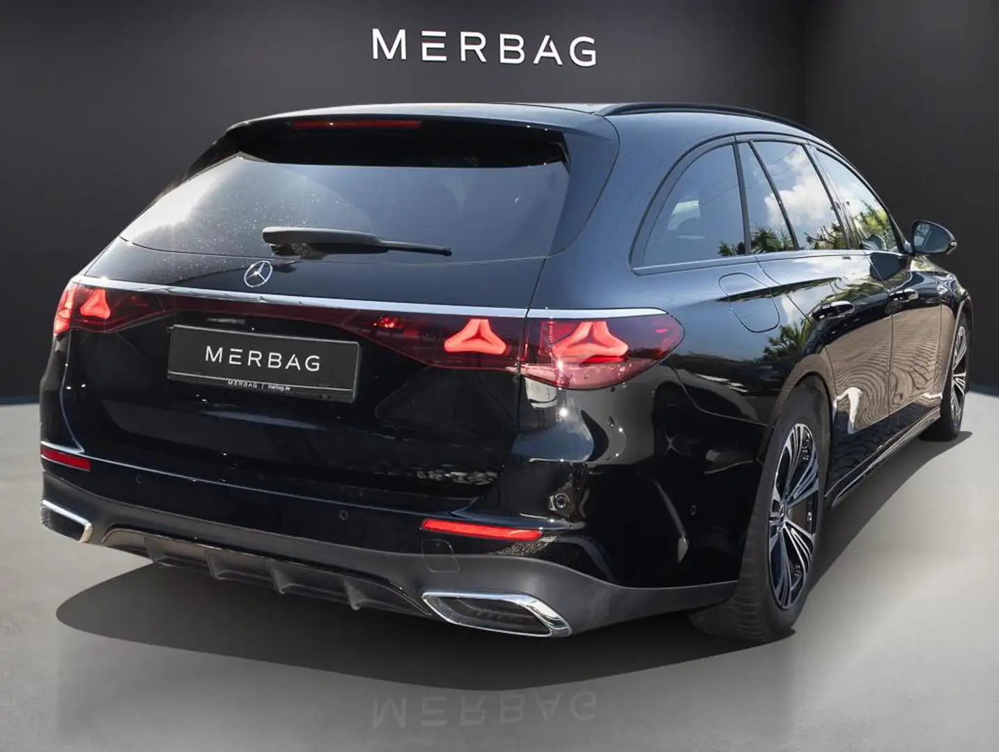 Mercedes-Benz E 450 d 4MATIC T-Modell Pano STH SpurW S-Sitz Schwarz - 2