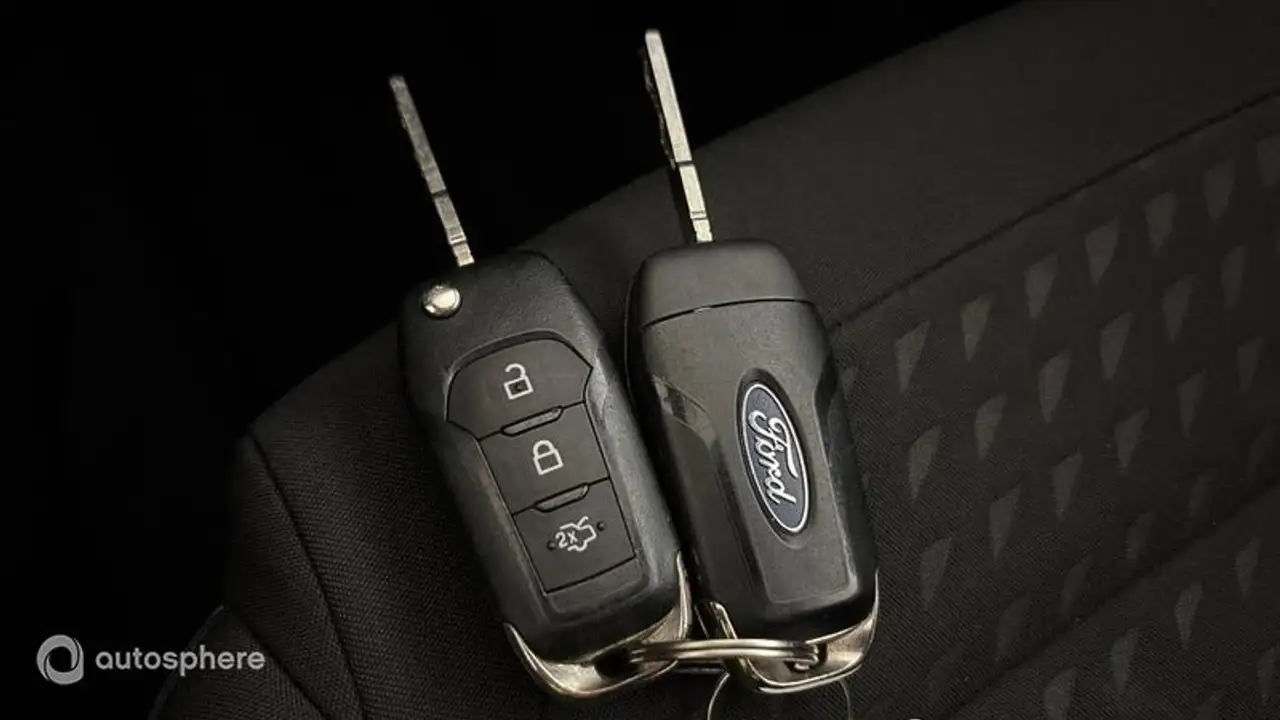 Ford Fiesta 5 portes — photo 16