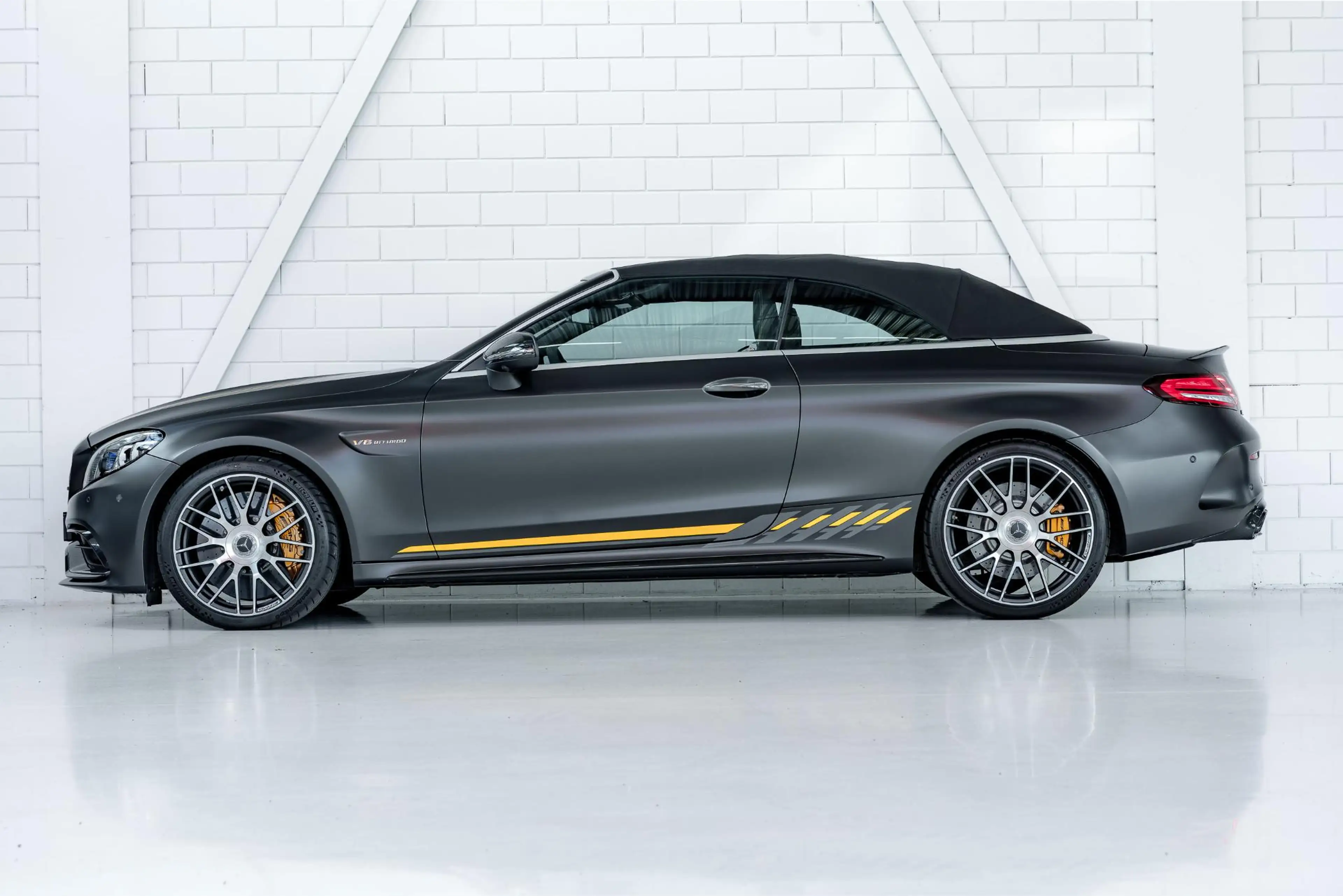 Mercedes-Benz C 63 AMG Cabrio S Final Edition l Track Package l Carbon Ex — photo 2