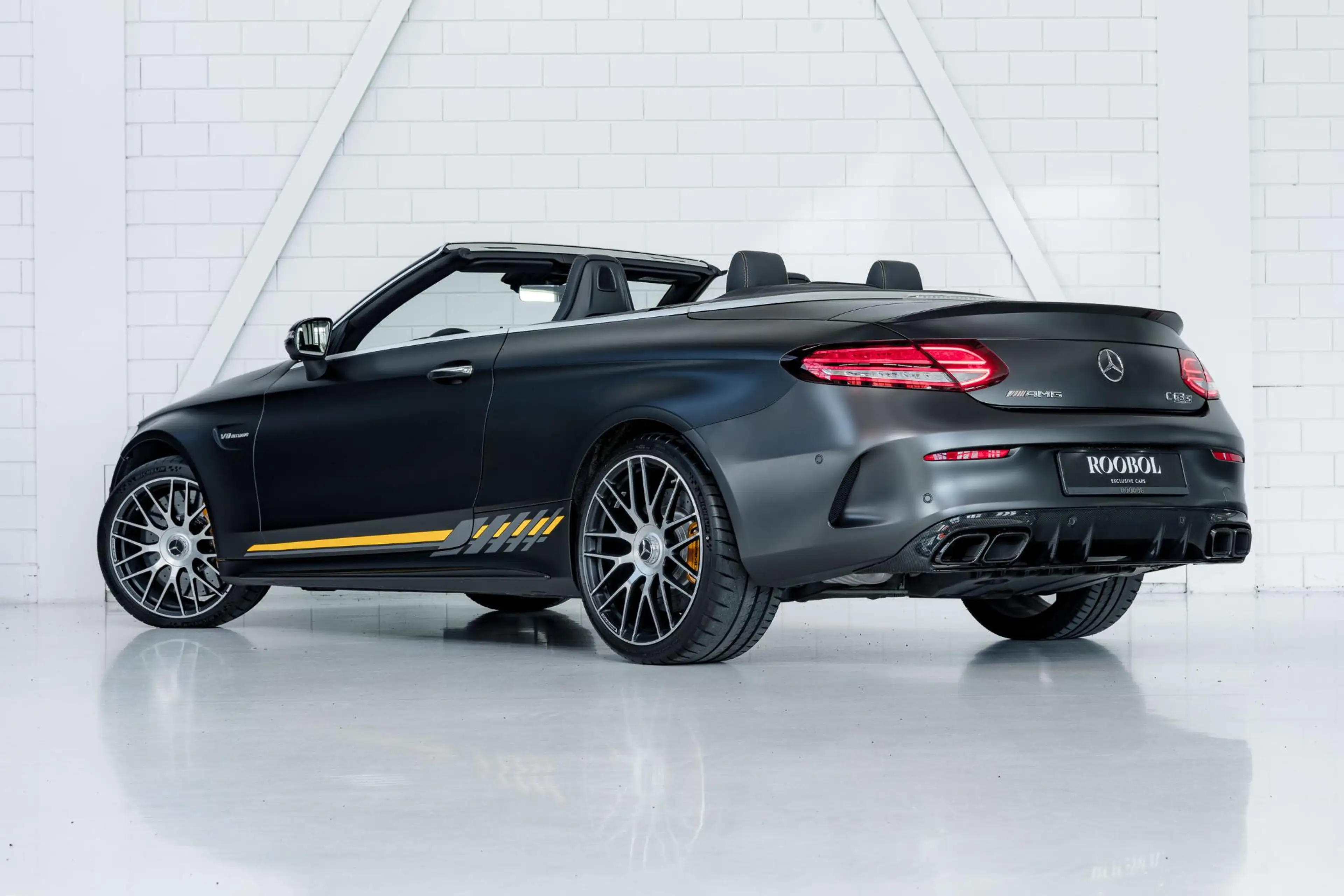 Mercedes-Benz C 63 AMG Cabrio S Final Edition l Track Package l Carbon Ex — photo 4