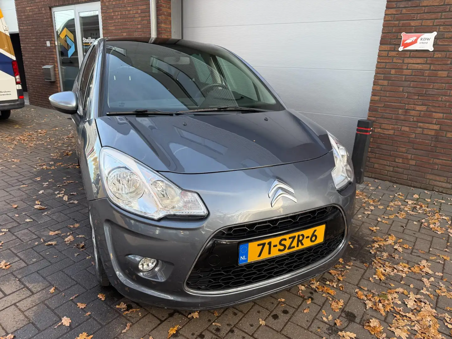 Citroen C3 1.6 VTi Exclusive|AUTOMAAT|PANO|NIEUWE APK Gris - 2