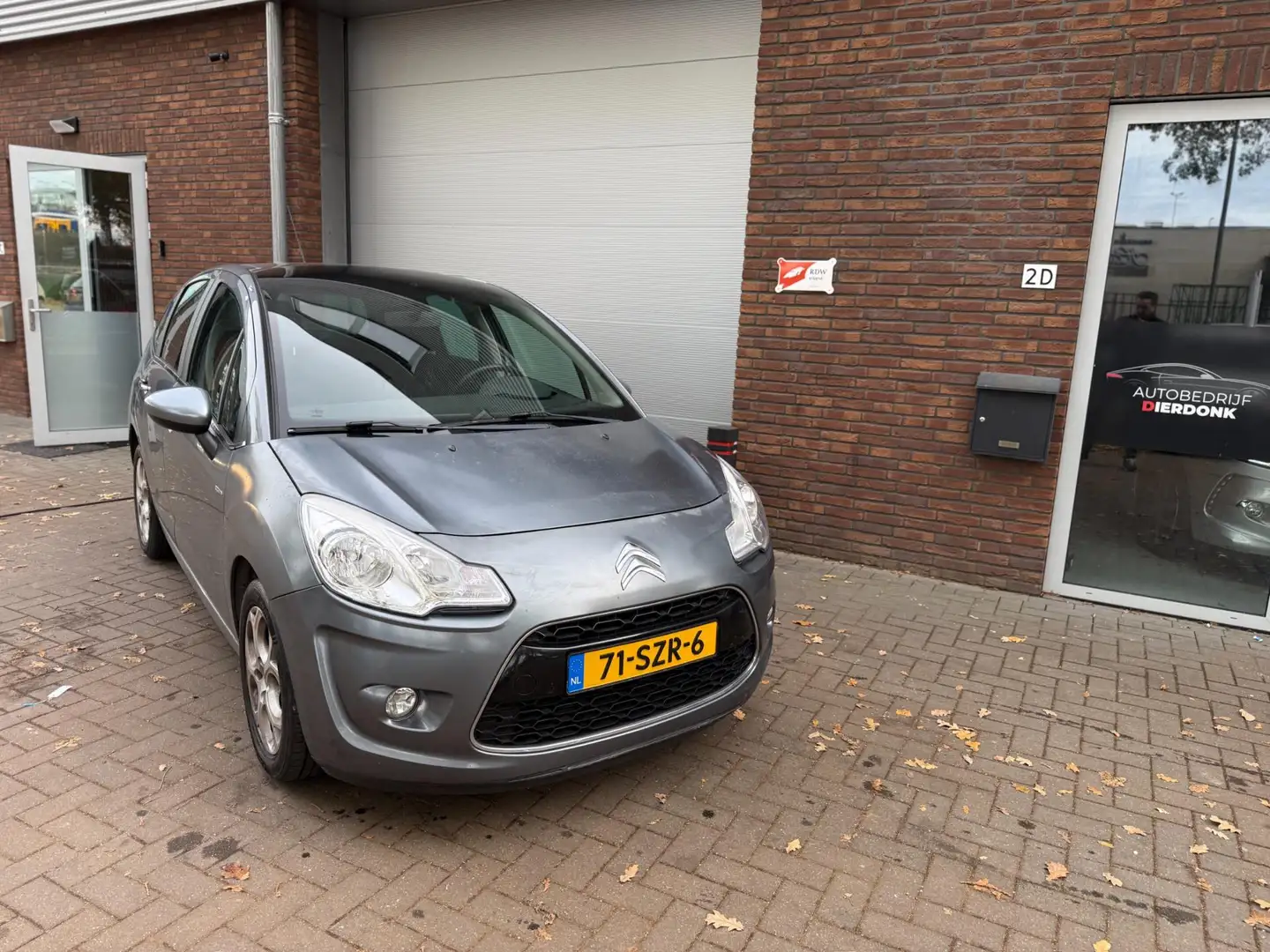 Citroen C3 1.6 VTi Exclusive|AUTOMAAT|PANO|NIEUWE APK Grijs - 2
