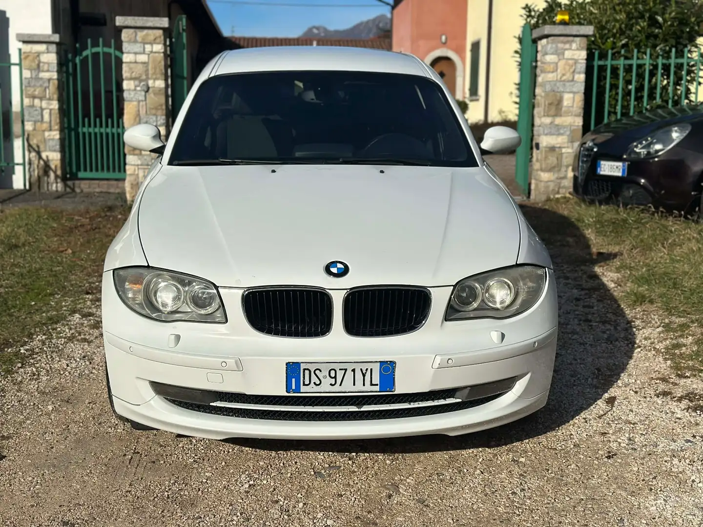 BMW 120 120i cat 5 porte Futura Bianco - 2
