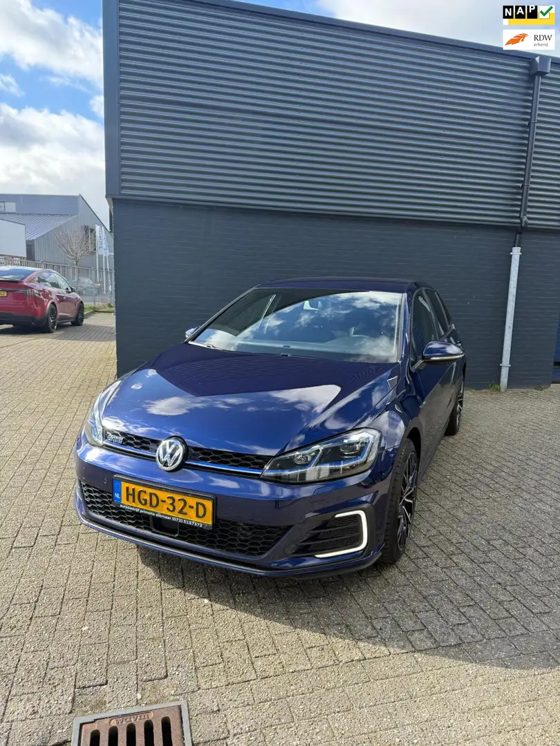 Volkswagen Golf GTE 1.4 TSI PHEV Синій - 1