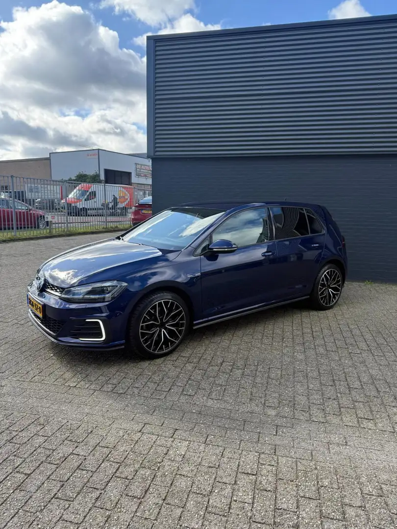 Volkswagen Golf GTE 1.4 TSI PHEV Синій - 2