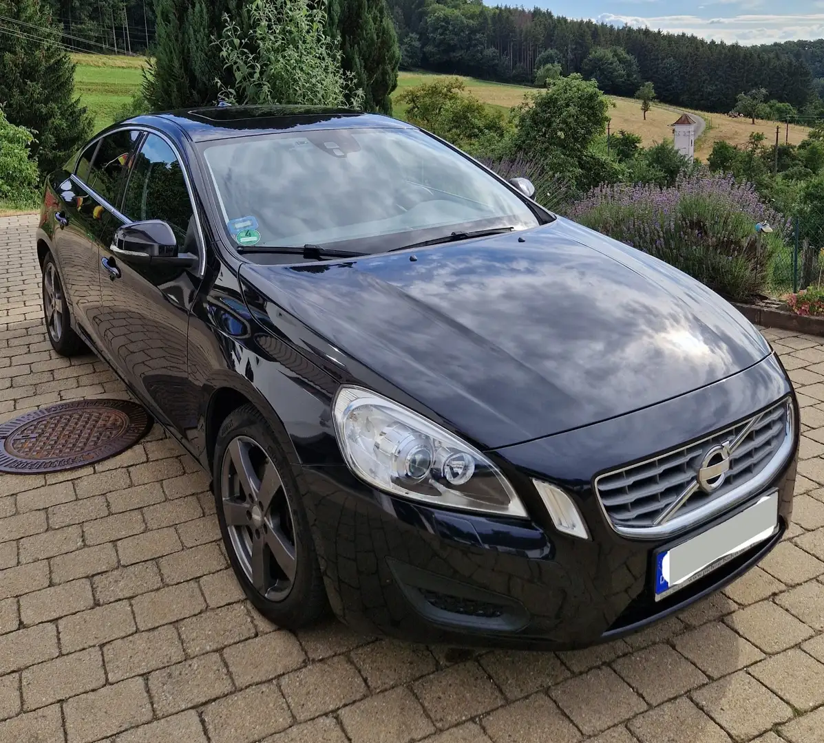 Volvo S60 Momentum Чёрный - 1