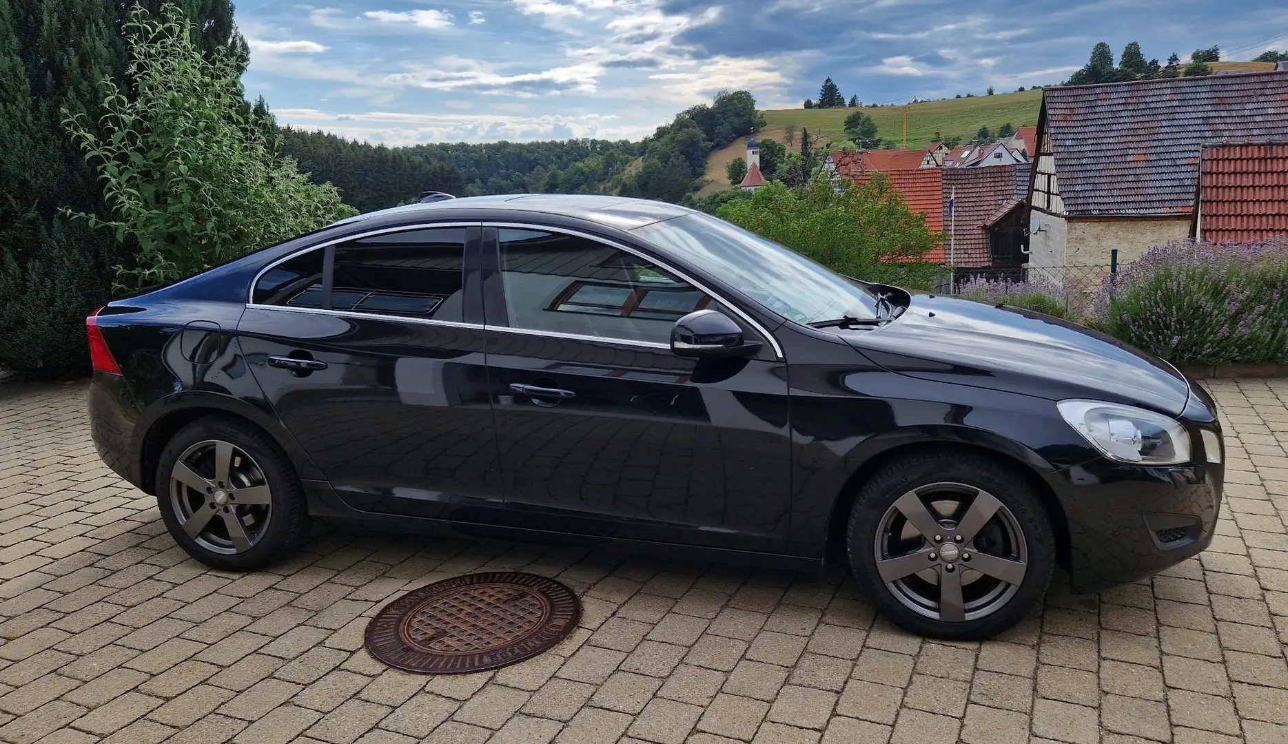 Volvo S60 Momentum Чёрный - 2