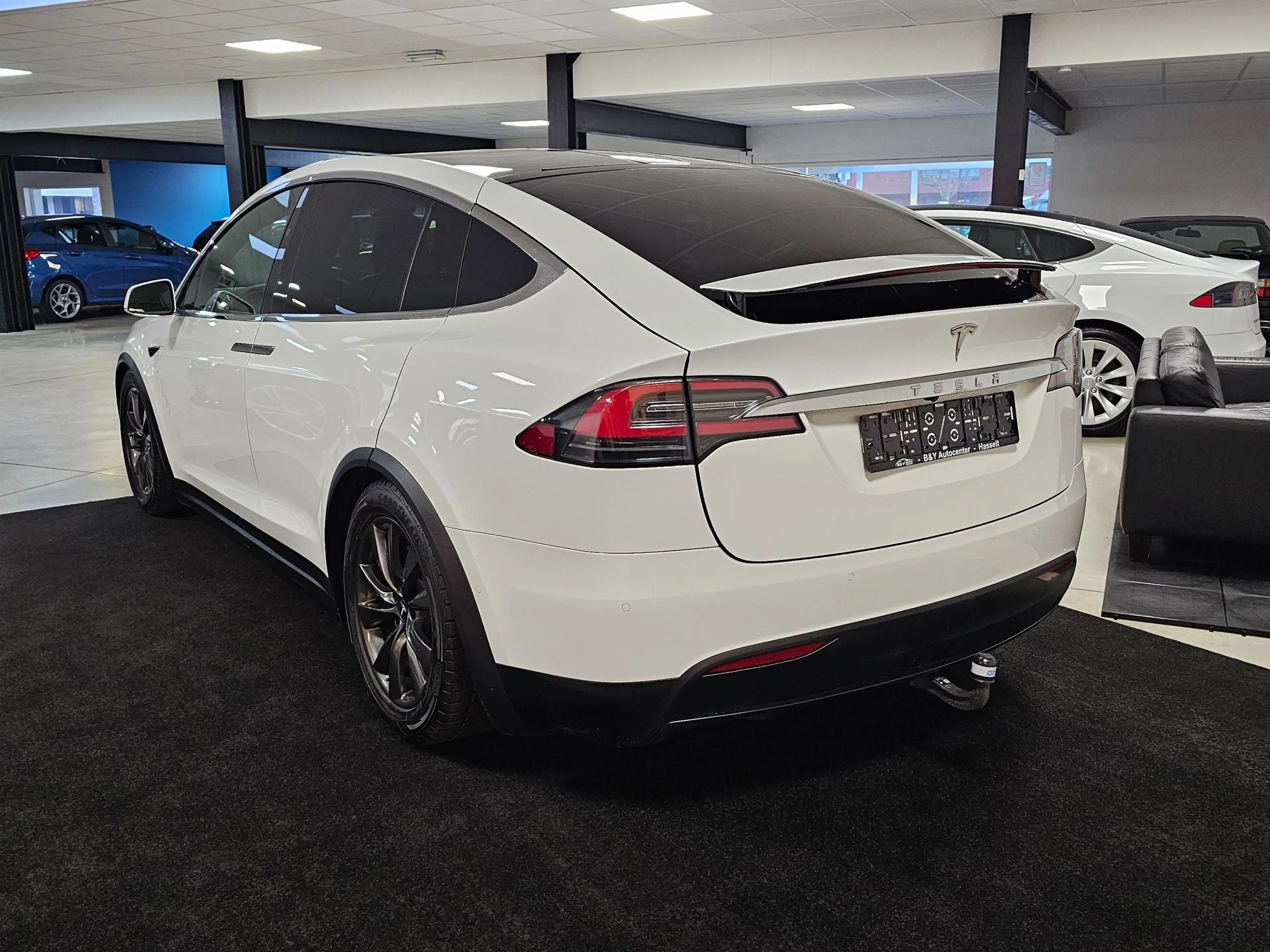 Tesla Model X 90D Dual Motor Premium Connectivity — photo 5