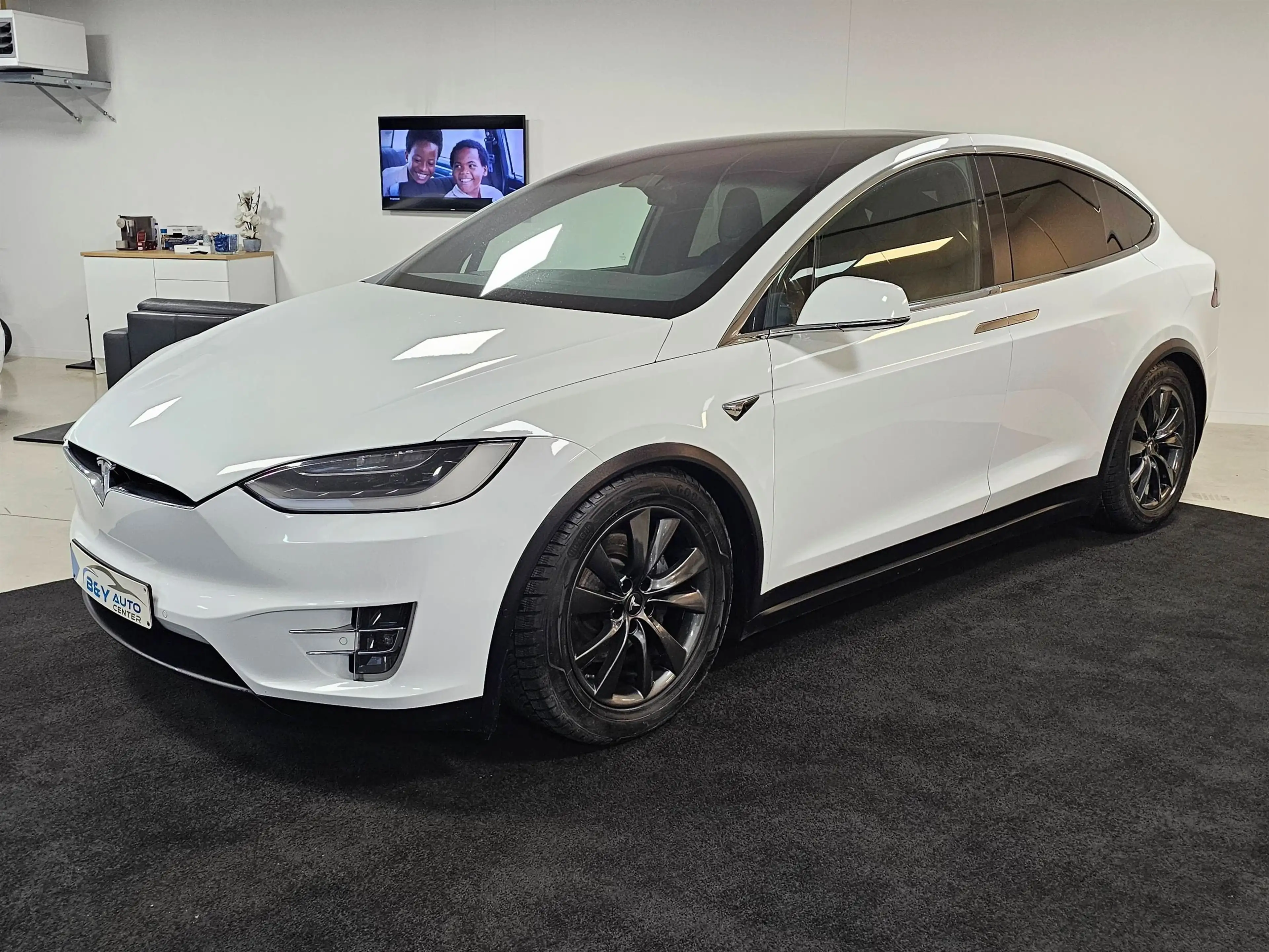 Tesla Model X 90D Dual Motor Premium Connectivity — photo 2
