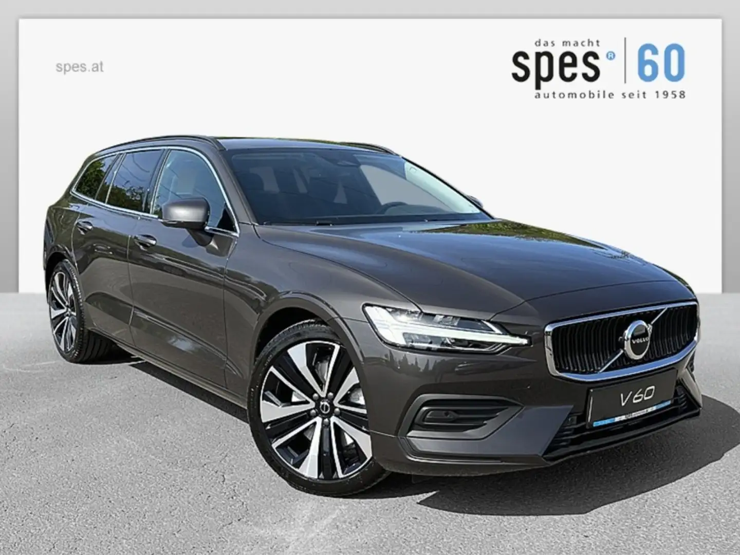 Volvo V60 Core B4 Mild Hybrid Grau - 1