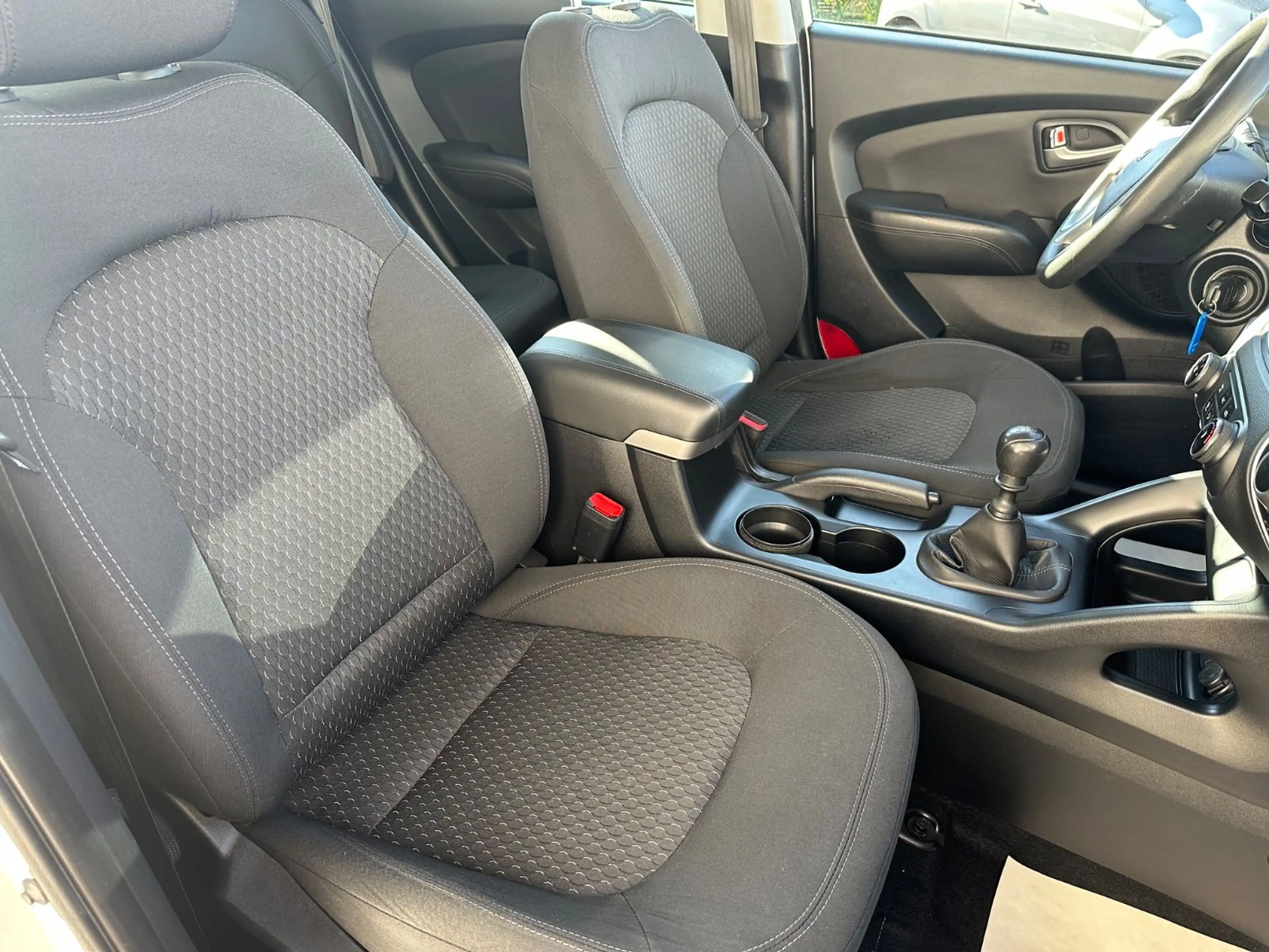 Hyundai iX35 1.6 Comfort 2WD Klima AHK — photo 14
