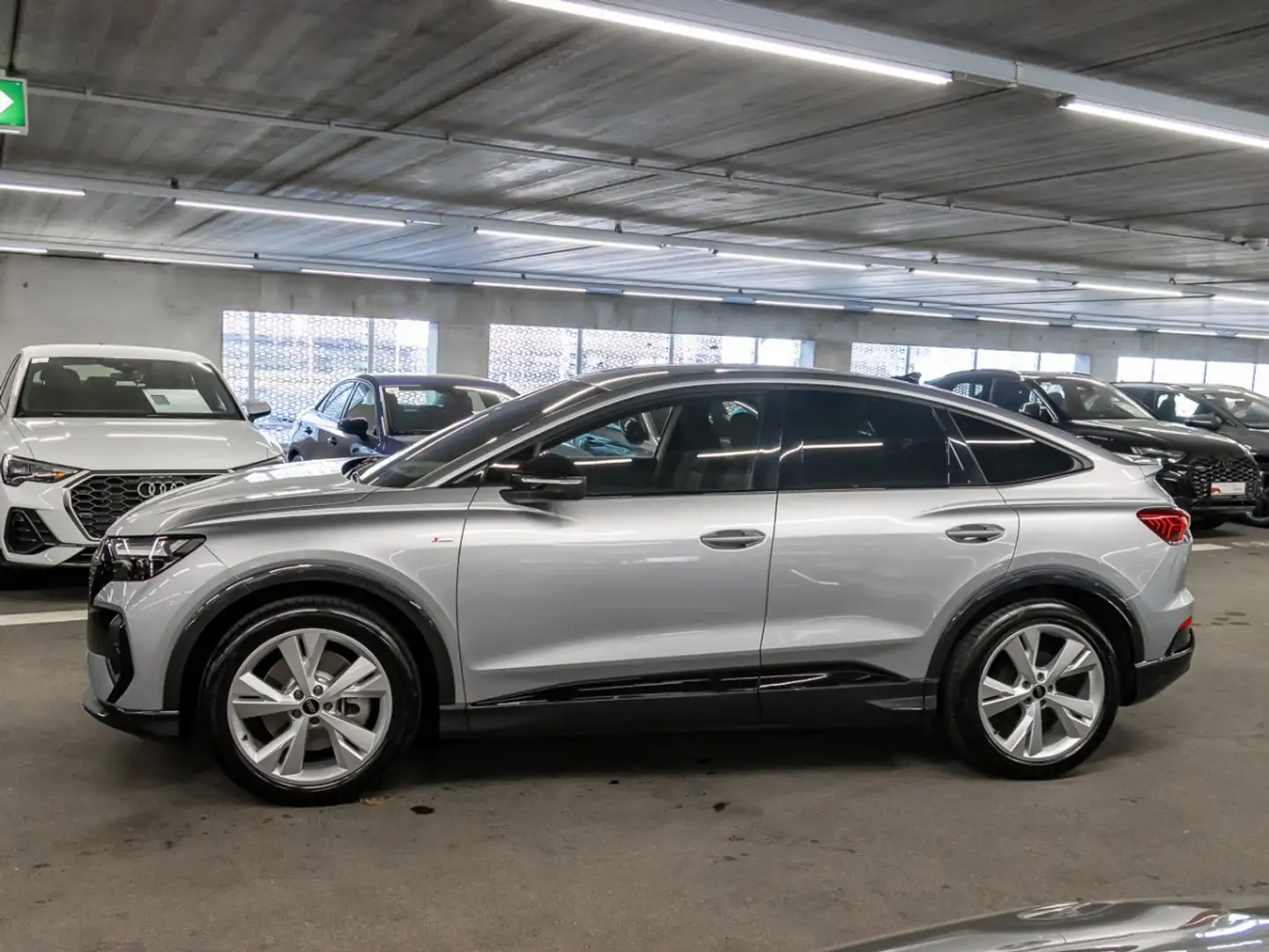 Audi Q4 e-tron Q4 Sportback 45 e-tron AHK SHZ Navi PDC LED VC Argent - 2