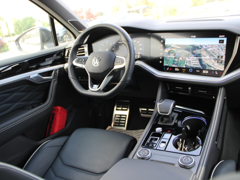 Volkswagen Touareg 3.0 TDI V6 R line Allrad KLIMA LED NAVI LEDER ALU — photo 9