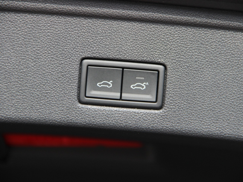 Volkswagen Touareg 3.0 TDI V6 R line Allrad KLIMA LED NAVI LEDER ALU — photo 12