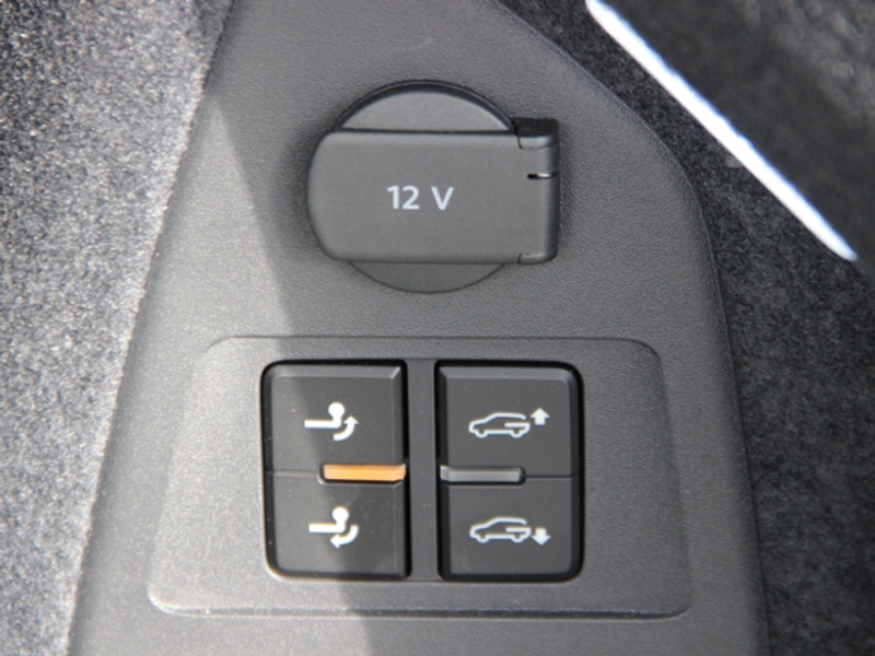 Volkswagen Touareg 3.0 TDI V6 R line Allrad KLIMA LED NAVI LEDER ALU — photo 13