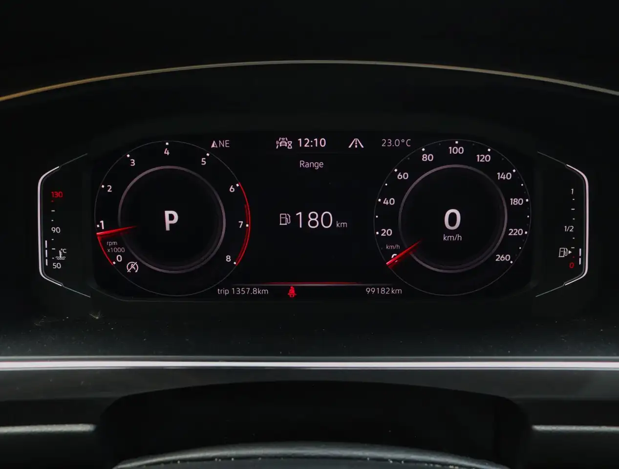 Volkswagen Tiguan photo Volkswagen Tiguan