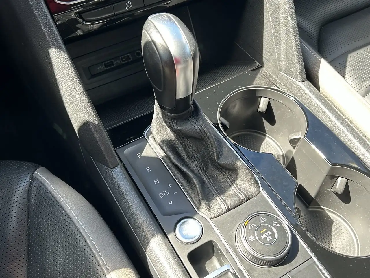 Volkswagen Atlas снимка Volkswagen Atlas