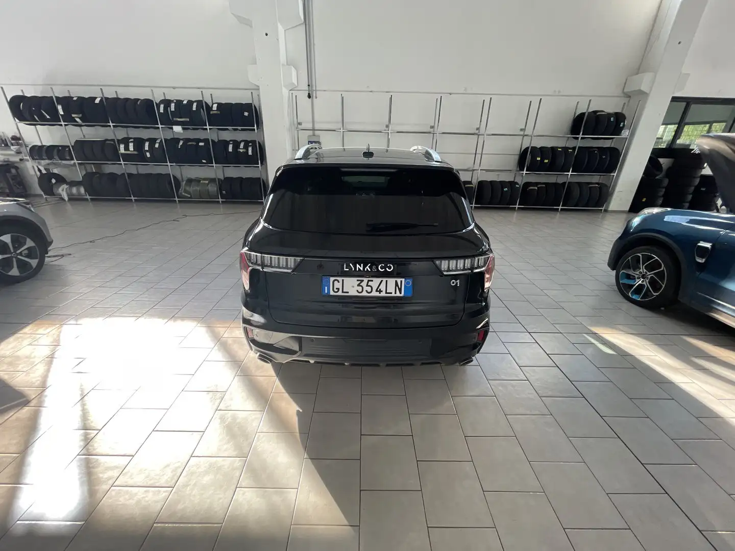 Lynk & Co 01 01 PHEV Nero - 2