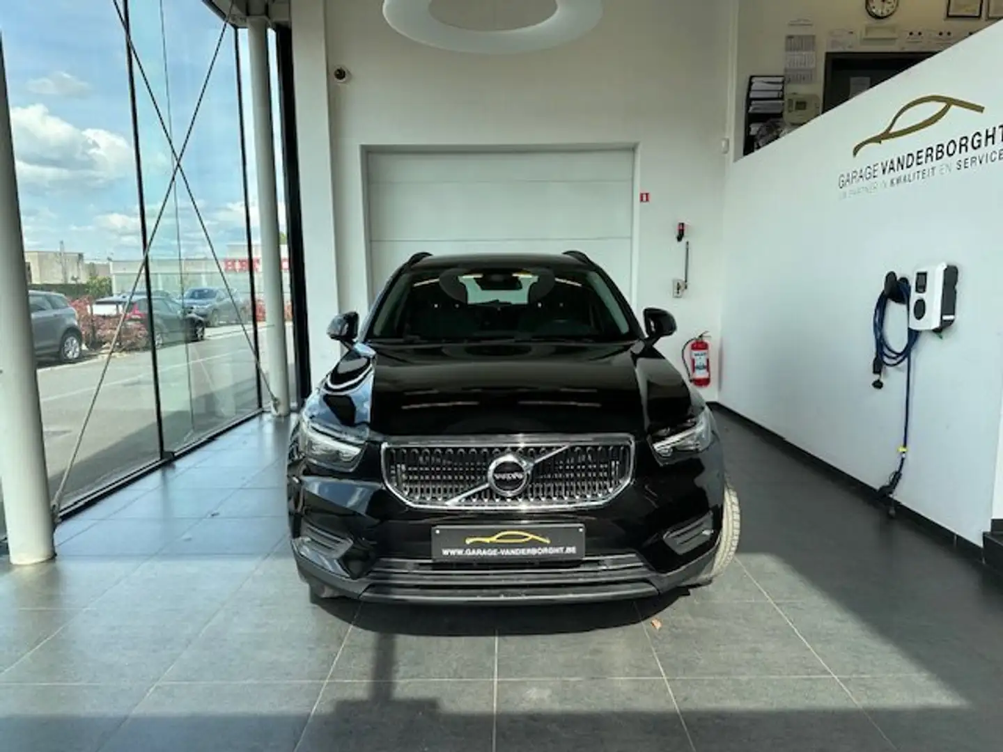 Volvo XC40 MOMENTUM T2 AUTOMAAT - 2