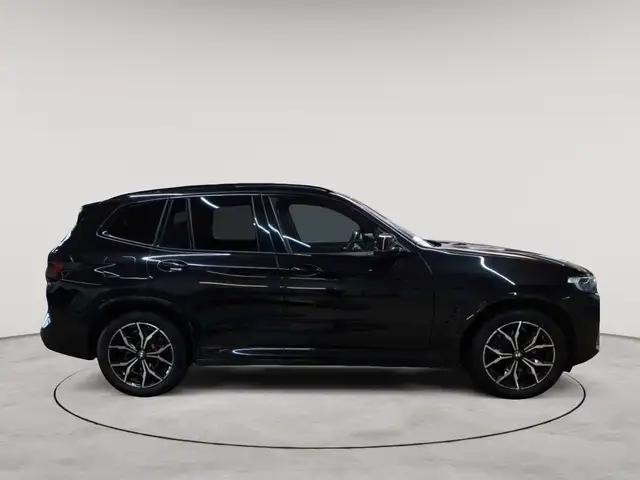 BMW X3 view 3