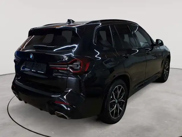 BMW X3 view 4