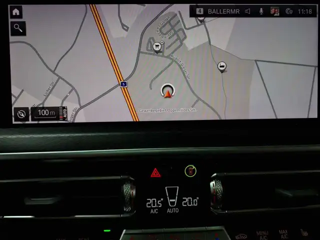 BMW X3 view 12