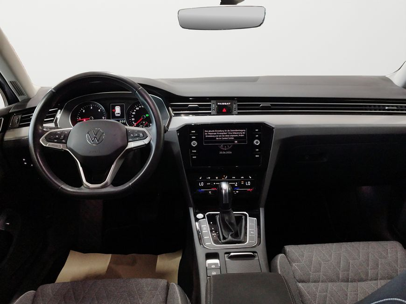 Volkswagen Passat Variant 2.0 TDI SCR DSG Business — photo 13