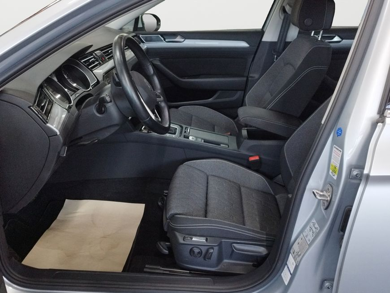 Volkswagen Passat Variant 2.0 TDI SCR DSG Business — photo 10