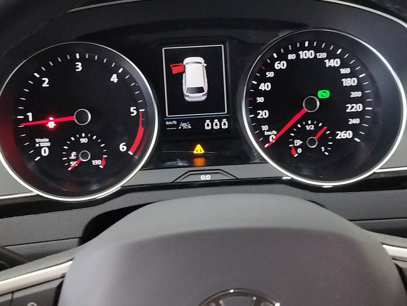 Volkswagen Passat Variant 2.0 TDI SCR DSG Business — photo 12