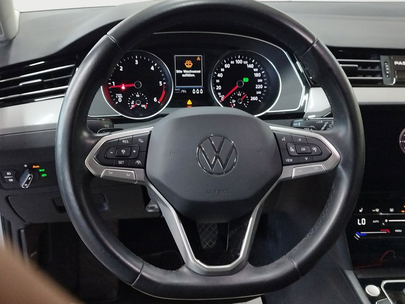 Volkswagen Passat Variant 2.0 TDI SCR DSG Business — photo 11