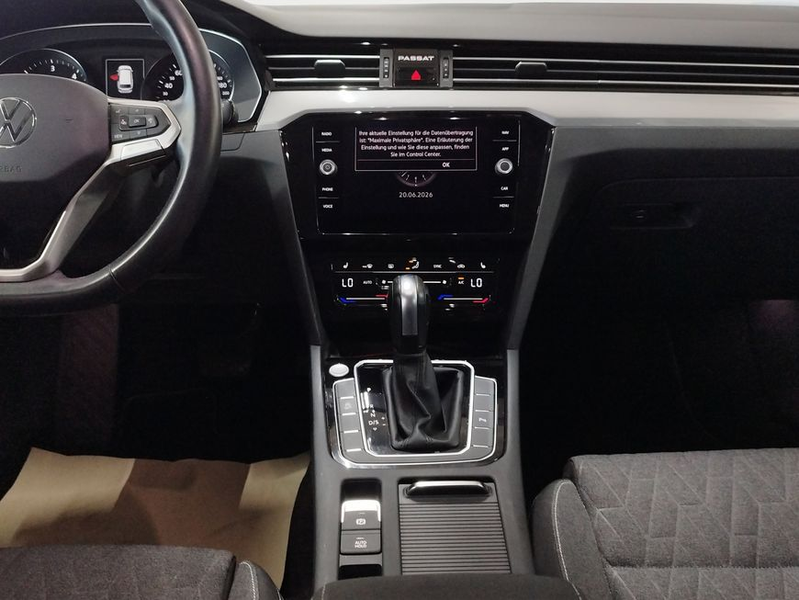 Volkswagen Passat Variant 2.0 TDI SCR DSG Business — photo 14