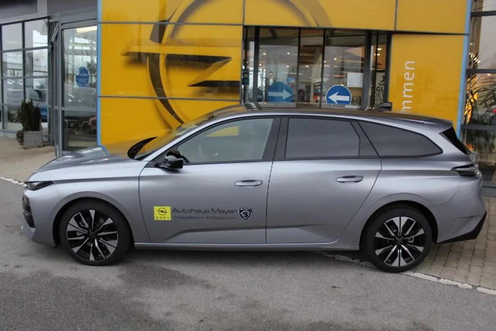 Peugeot 308 SW Hybrid 145 e-DSC6 Allure Grau - 2