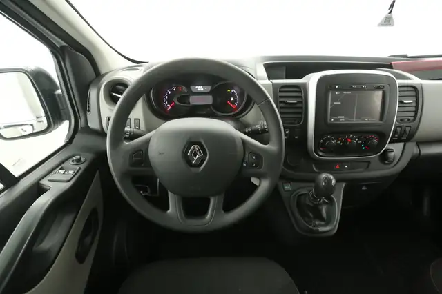 Renault Trafic view 2