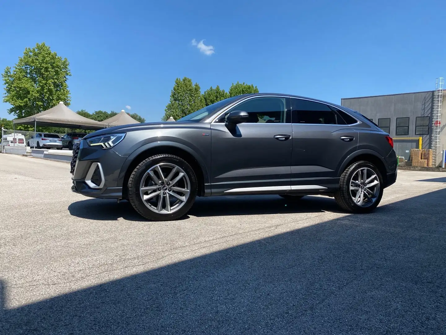 Audi Q3 35 TFSI S tronic S line edition Grau - 2